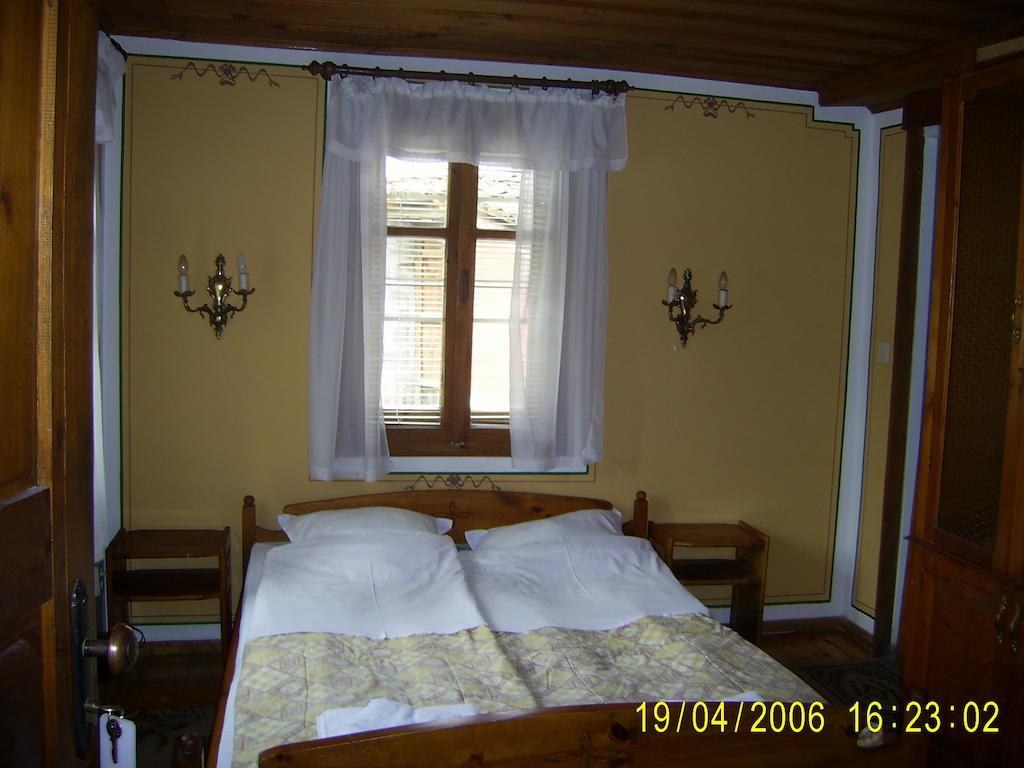 Family Hotel Kalina Koprivshtitsa Bagian luar foto
